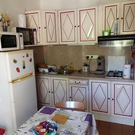 F1 Chambre Et Cuisine Reynès Esterno foto