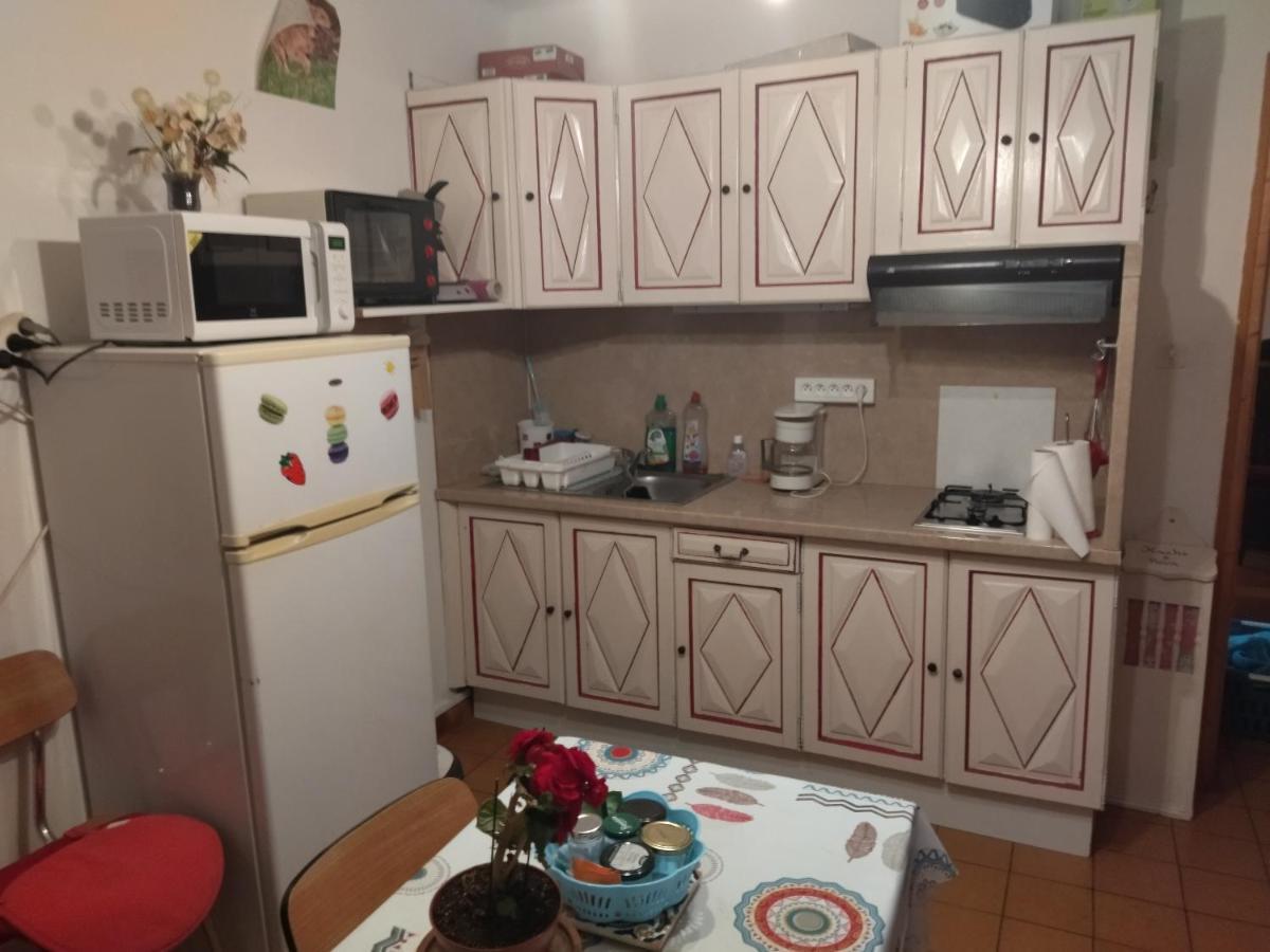 F1 Chambre Et Cuisine Reynès Esterno foto